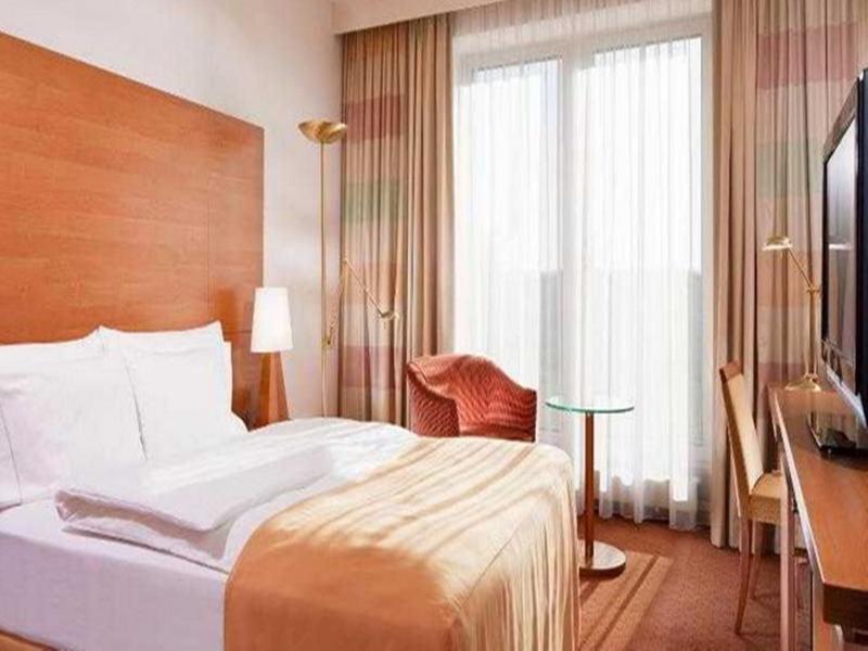 فندق فندق شيراتون دوسلدورف إيربورت الغرفة الصورة